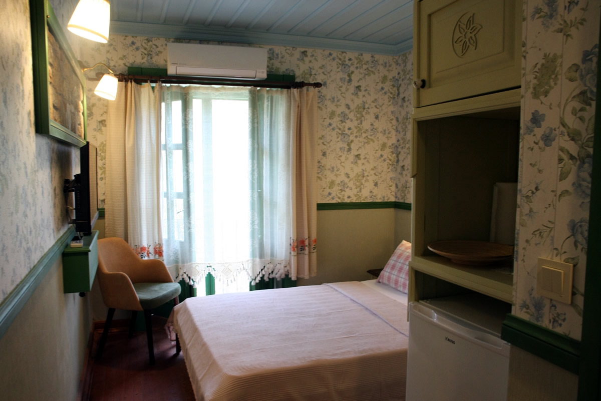 Gökçeada Yeşil Ev Otel