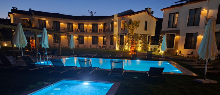 Manas Otel